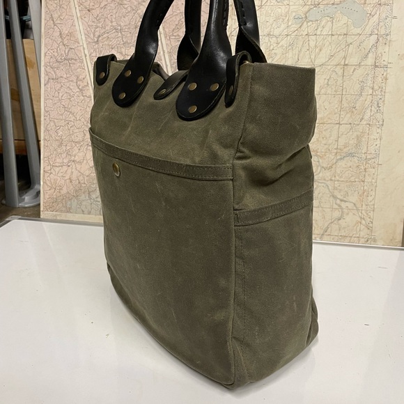 Winter Session Garrison Waxed Canvas Tote Bag with Black Leather Handles & Strap - Picture 2 of 6